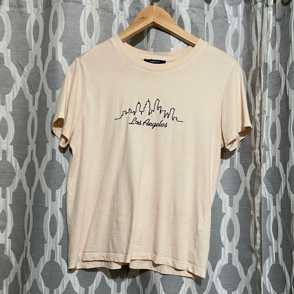 ✨Free ,Forever 21 Tee ,gift w/ purchase ✨